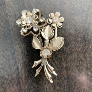 Vintage floral brooch